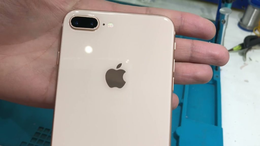 Quanto custa para trocar a parte de trás do iPhone 8 Plus?