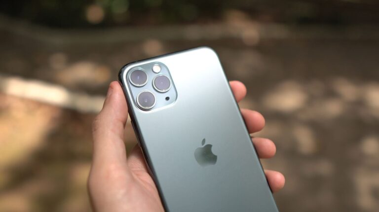 Quanto custa reparar a placa do iPhone 11 Pro?