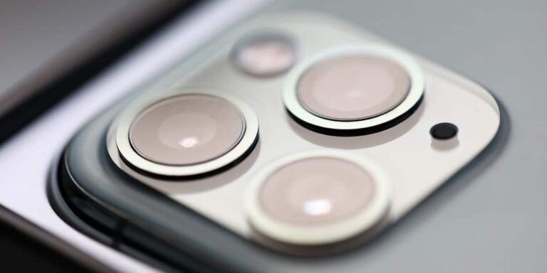Como tirar embaçado da câmera do iPhone?