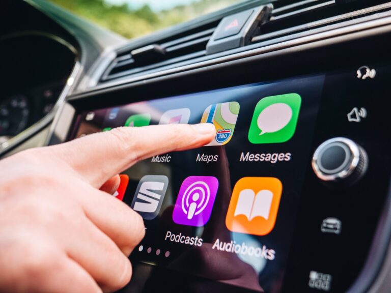 Porquê meu iPhone não conecta no CarPlay?