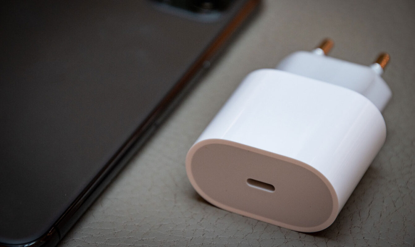 Qual o carregador ideal para iPhone?