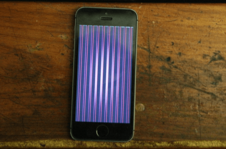 Quando a tela do iPhone fica com listras?