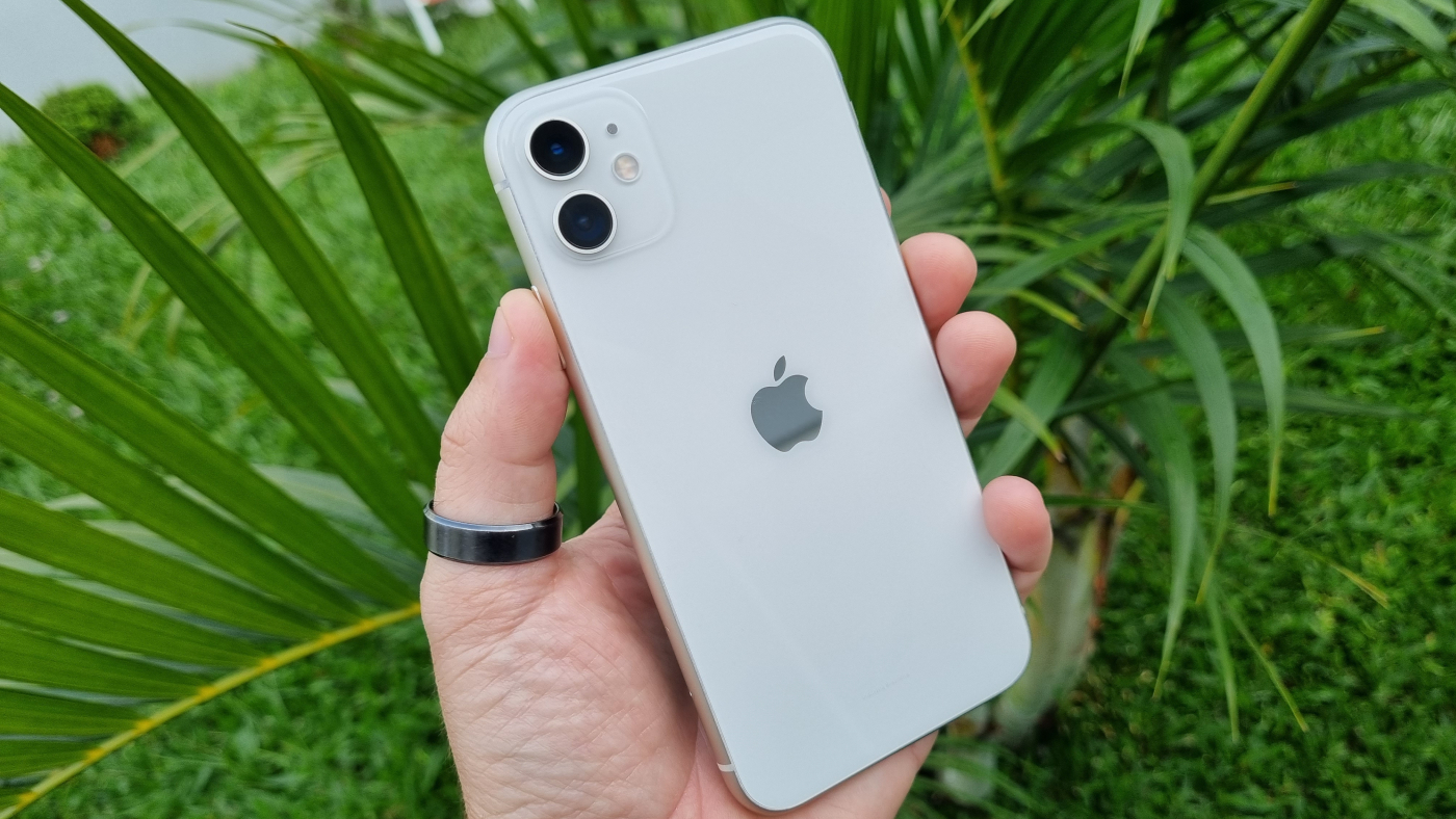 Quantas mAh tem o iPhone 11?