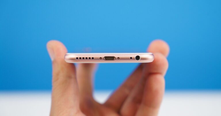 Quanto custa consertar o som do iPhone?