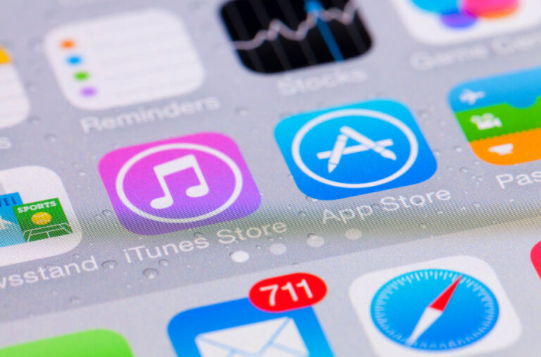 Como acessar o iTunes com o iPhone bloqueado?