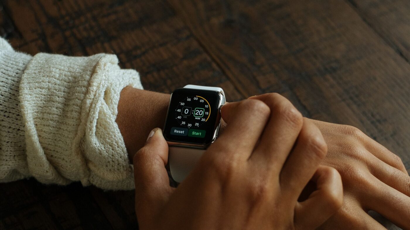 Como resetar o Apple Watch pelo botão?