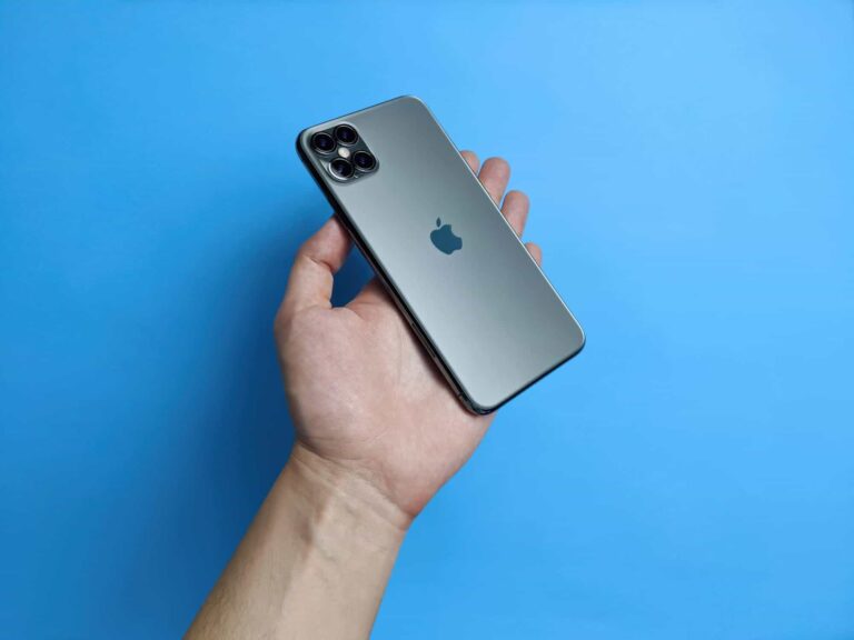 Como tirar listras brancas da tela do iPhone 13?