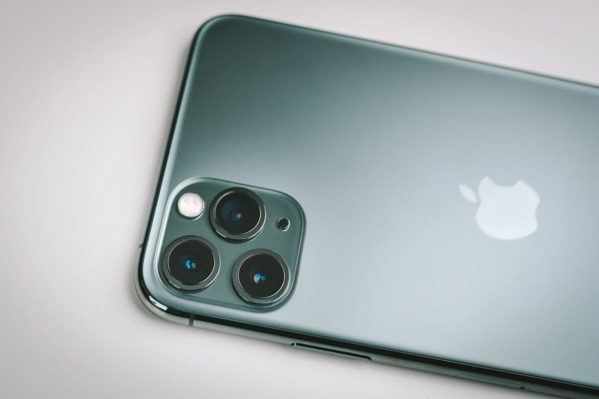 Porquê meu iPhone 14 está travando?