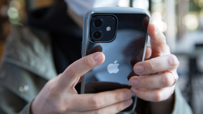 Quanto custa para trocar a bateria do iPhone 12?