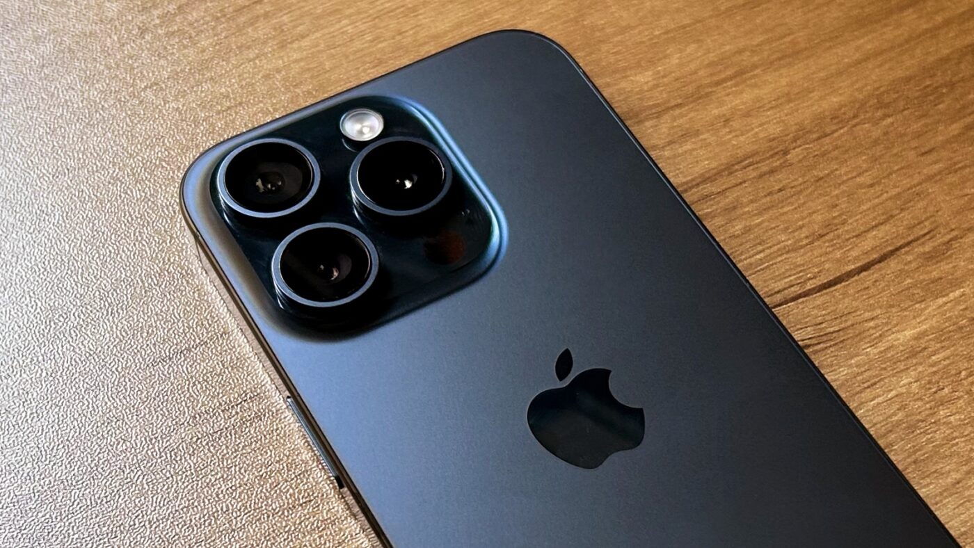 Quantas horas dura a bateria do iPhone 15 Pro?