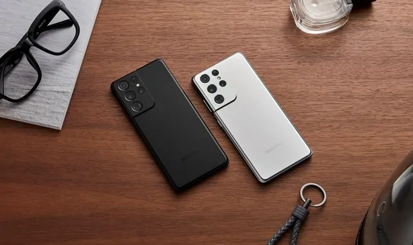 Quanto custa trocar tela do S21?