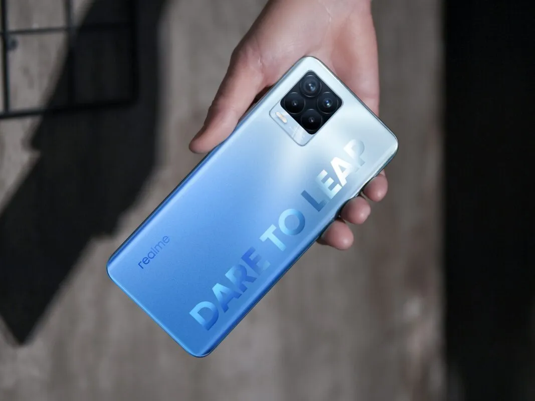 Quanto custa para arrumar a tela do celular Realme 8 Pro