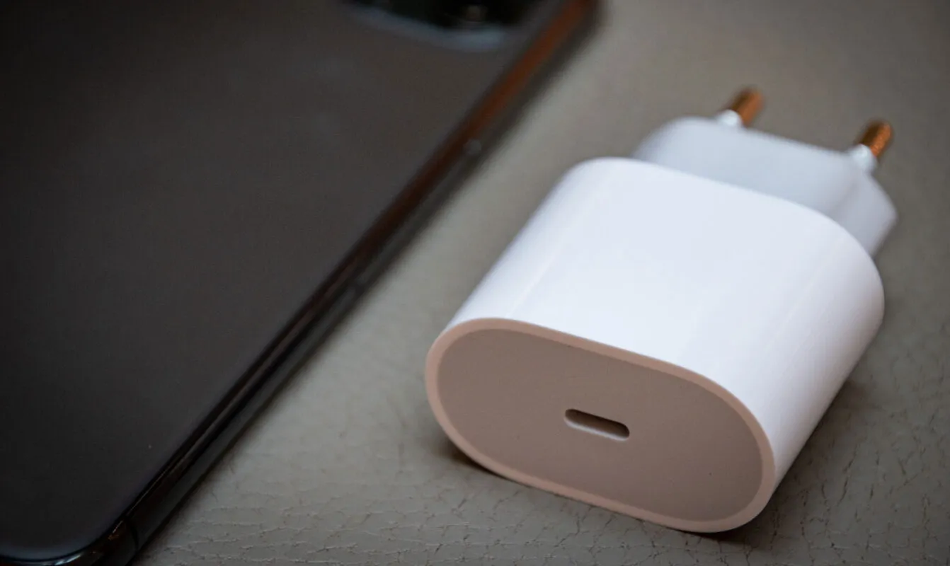 Qual o carregador ideal para iPhone?