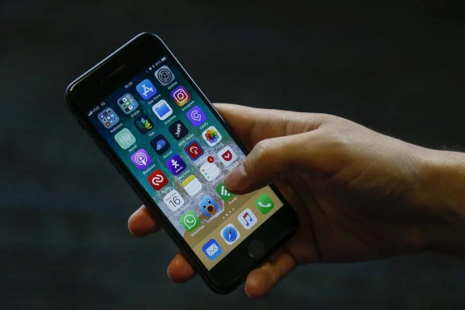 Quando o iPhone 8 para de pegar sinal?