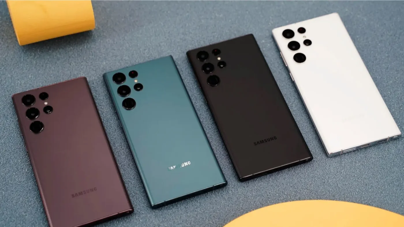 Quanto de memória RAM tem o S22?