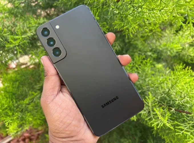 Quanto custa para troca entrada do carregador do S22 Plus?