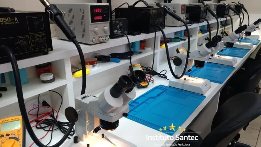 Quanto custa um curso técnico de celular em São José
