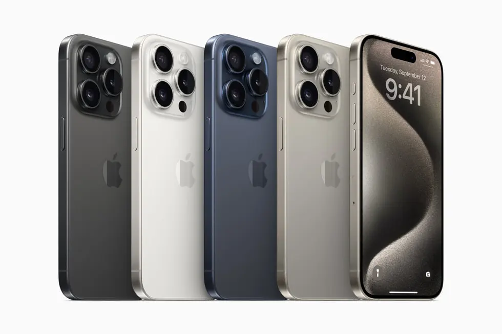 O iPhone 15 Pro e o iPhone 15 Pro Max estarão disponíveis em quatro lindas novas cores: titânio preto, titânio branco, titânio azul e titânio natural.