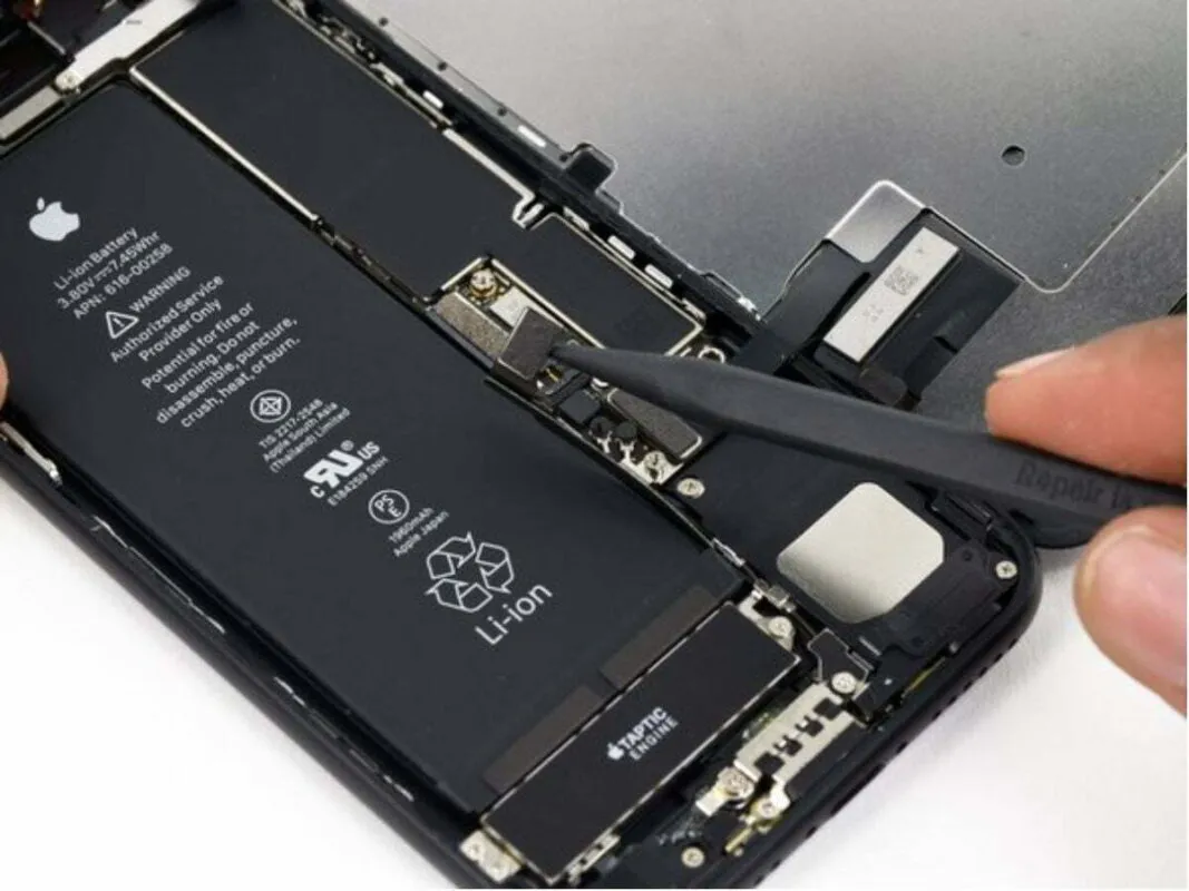 Quanto custa para trocar a tampa traseira do iPhone 15 Pro?