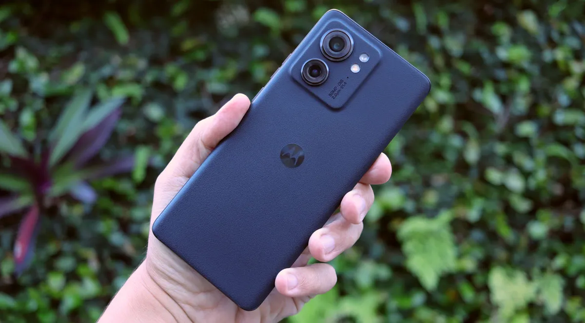 Quanto custa para arrumar a tela do celular Edge 40?