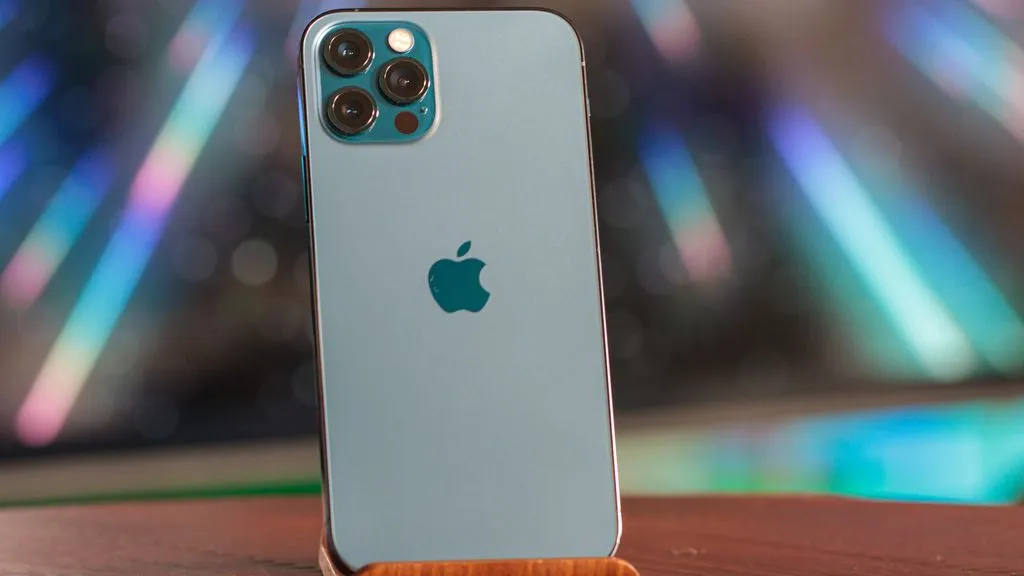 Quanto custa trocar a lente de vidro da câmera iPhone 12 Pro?