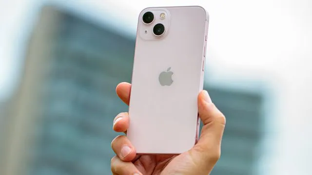 Quanto custa trocar a lente de vidro da câmera iPhone 13?