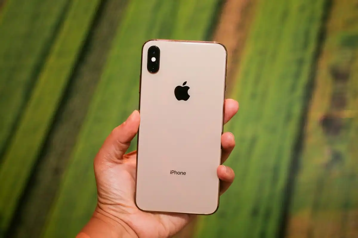 Quanto custa para trocar a bateria do iPhone XS Max?