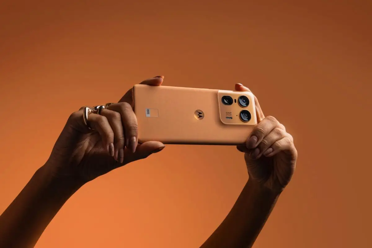 Quanto custa para arrumar a tela do celular Moto Edge 50 Ultra?
